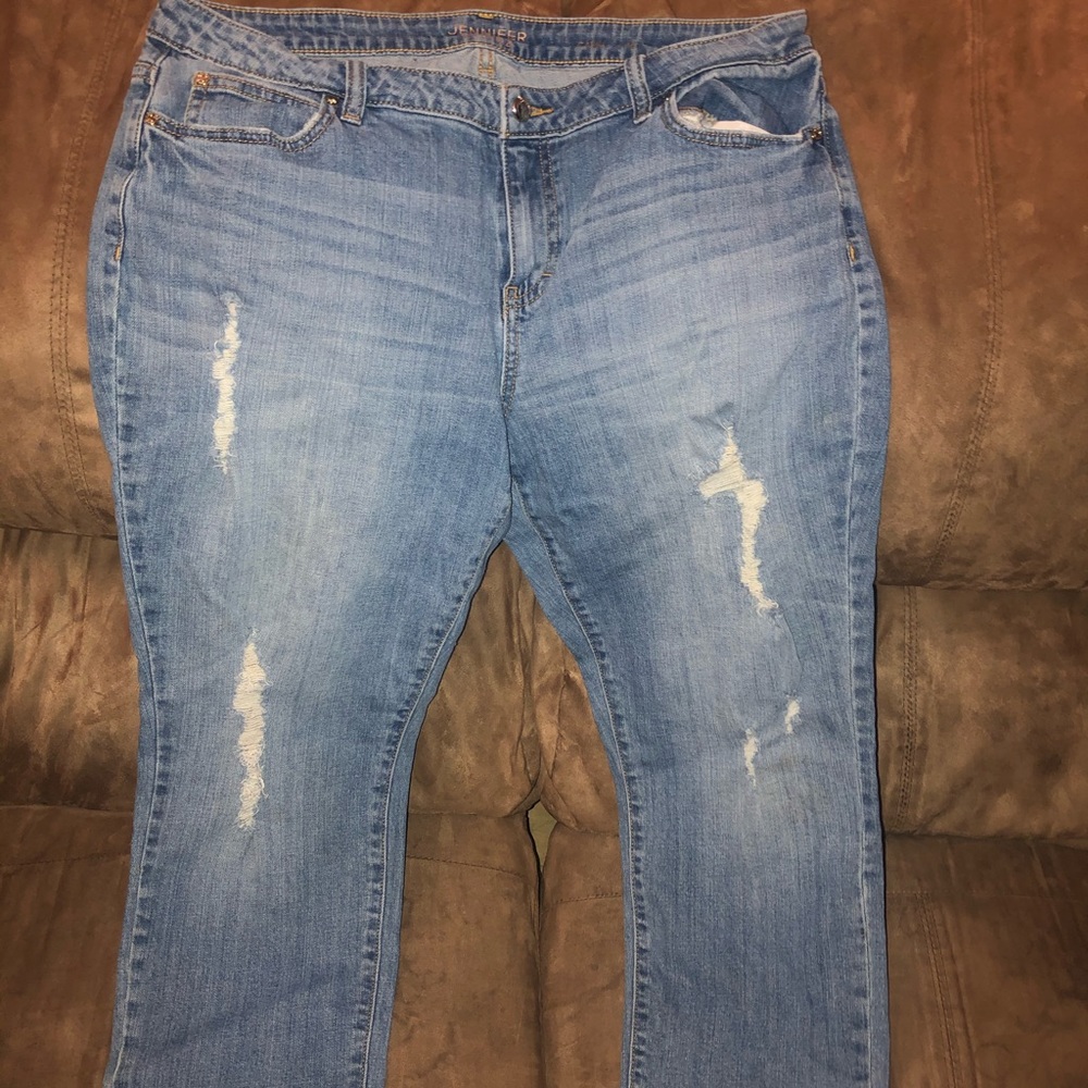 Jennifer Lopez size16 distressed capris, guc